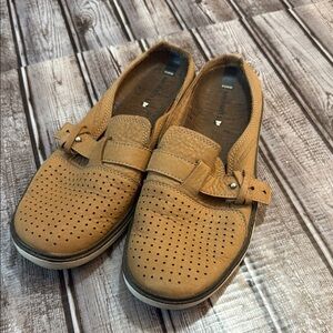 Merrell Mens Around Town Slip On Brown Laser Cut Leather Shoe size 8.5